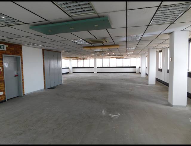 6,100M² OFFICE TO LET IN FERNDALE